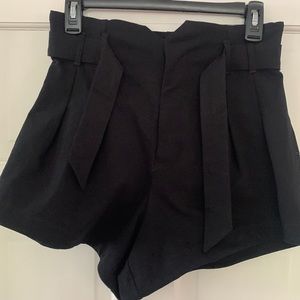 H&M stretch belted shorts